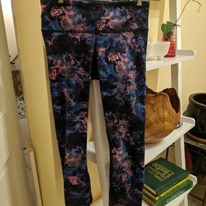 Lululemon Pink Rose print Leggings (Sz 4)